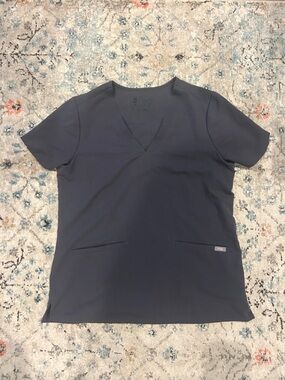 Women V-Neck Scrub Top in Dark Navy FIGS